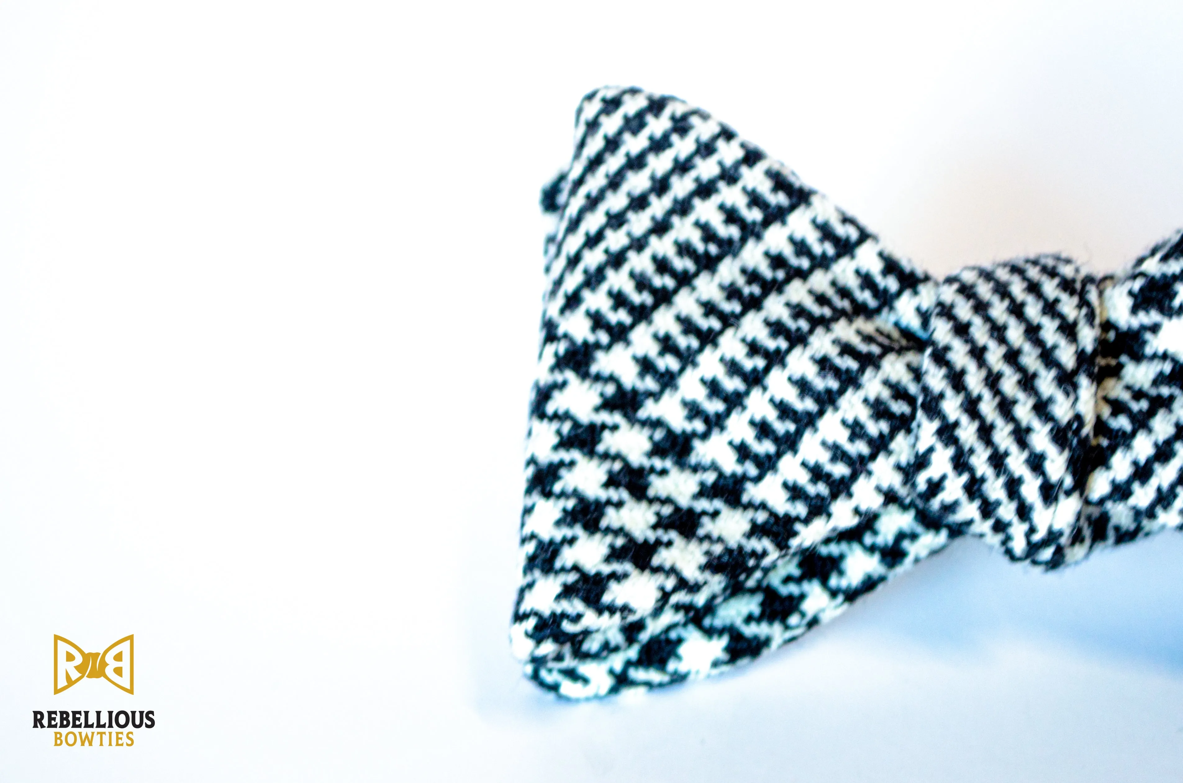 Black and White Wool Houndstooth Bow Tie Butterfly