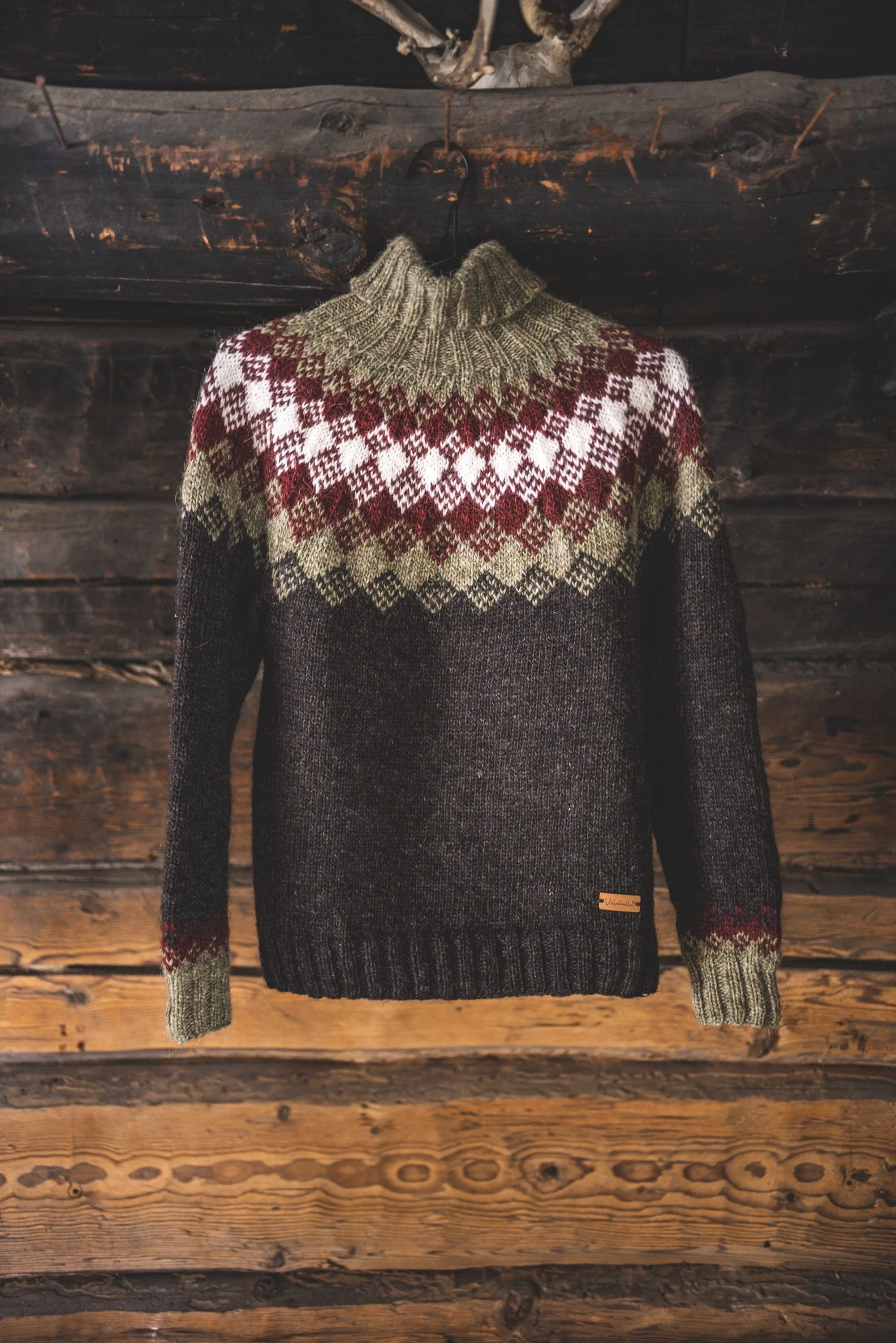 Hiutaleneule  Black Lettlopi Wool Sweater - Knitting Kit