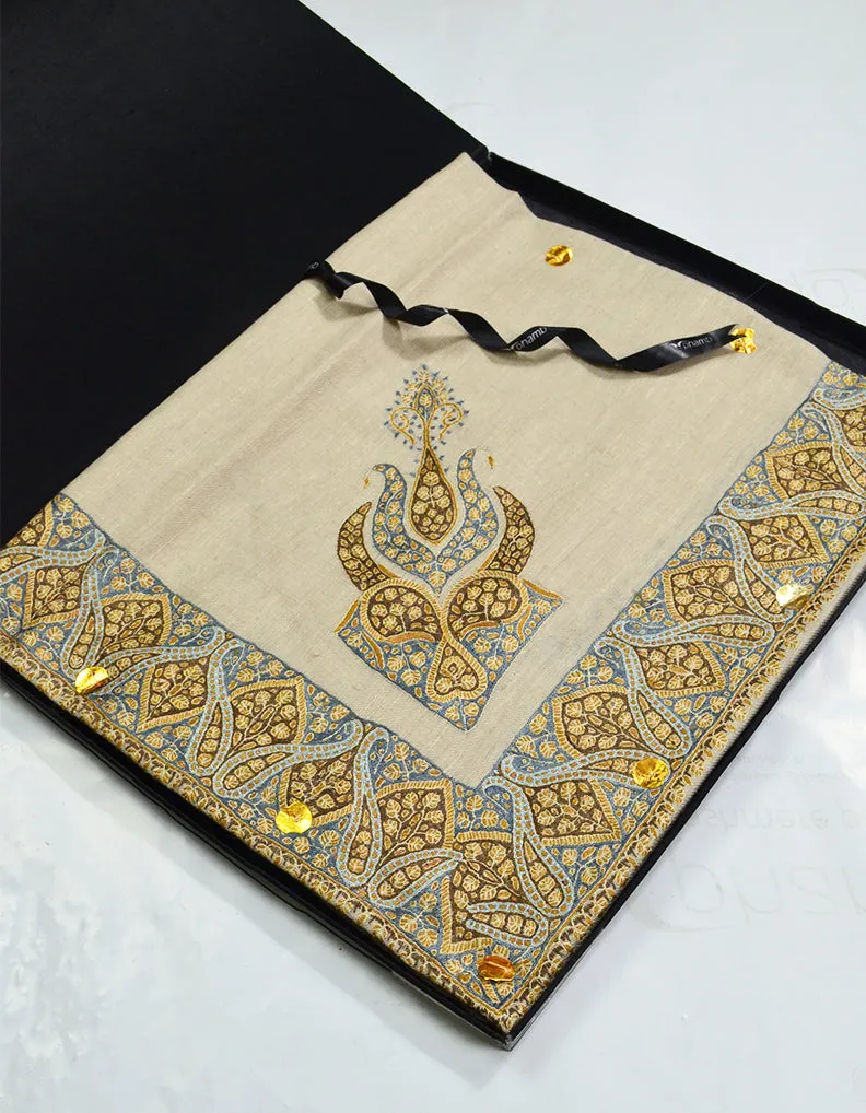 Mussar Rumaal Large Naqsha Off White RL01131