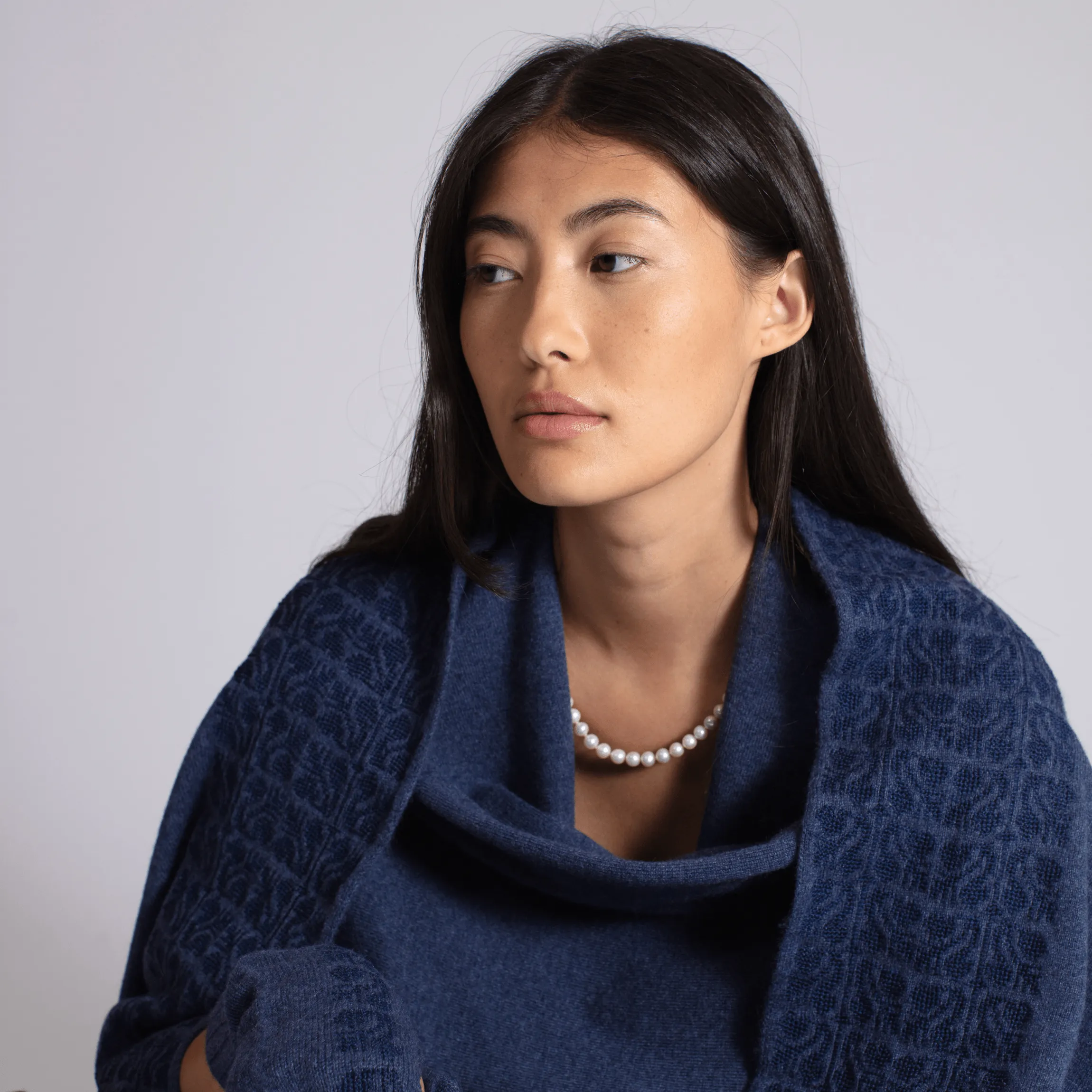 NOTTE BLUE CASHMERE SHAWL