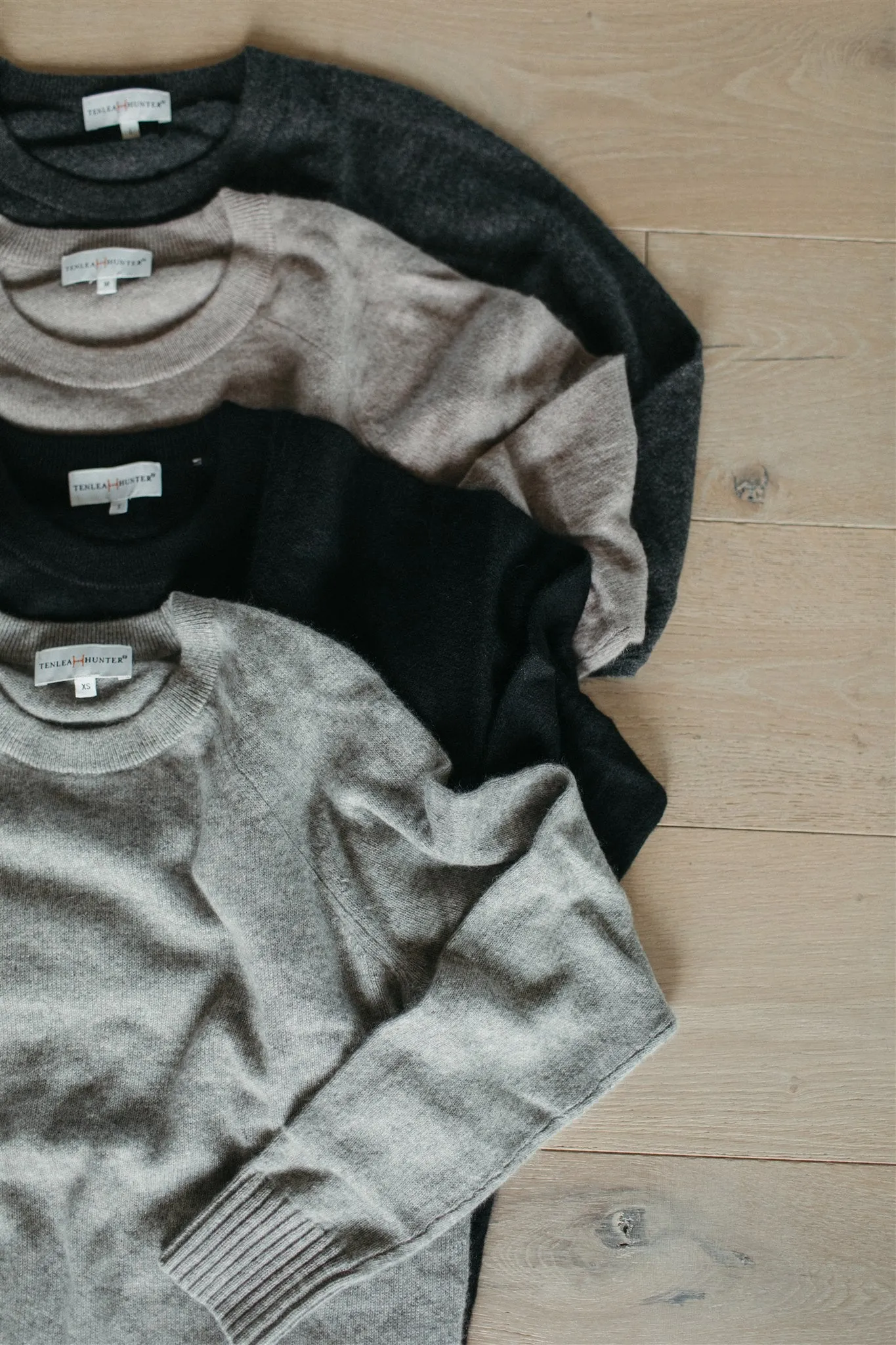 Tenlea Hunter - Cashmere Crewneck Sweatshirt in Grey Heather