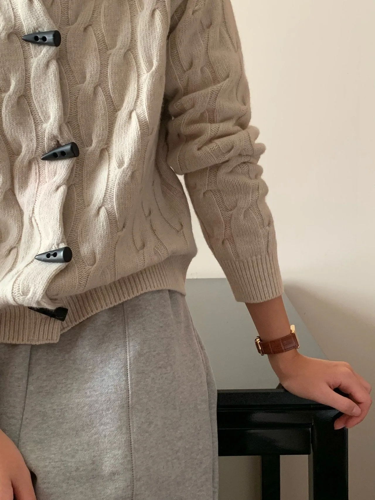 TOGGLE BUTTON CABLE KNIT CARDIGAN