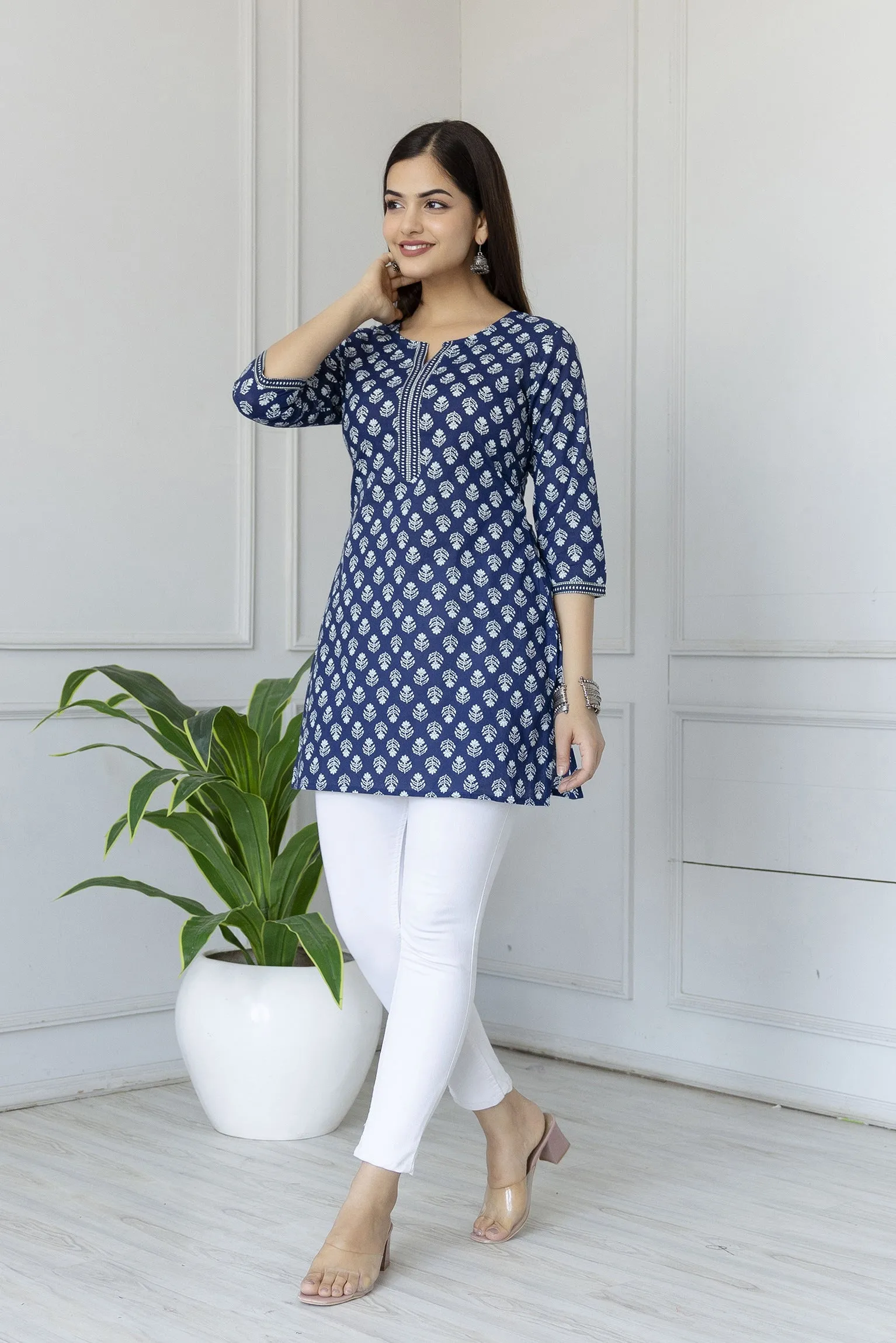 Women Blue Straight Tunic With Three Quarter Sleeves